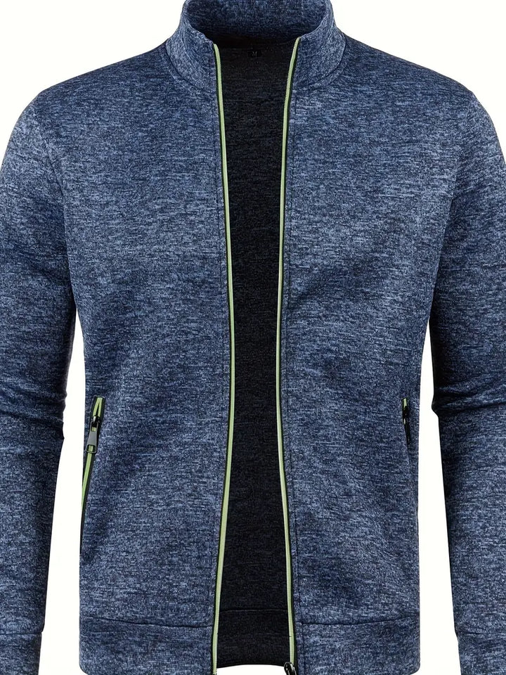 Graue Herren Weste mit Reißverschluss vorne, ideal für Winter, bietet Stil und Komfort für vielseitige Aktivitäten.
