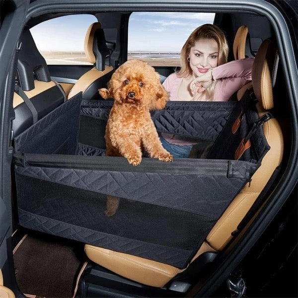 "Graue/Schwarze Hunde Autoschutzmatte, wasserfest mit Memory-Schaum für Komfort und Schutz im Auto, Größe 56x56x40cm."