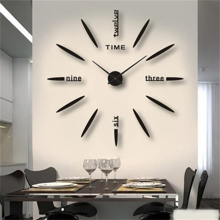 "Große Acryl Wanduhr mit Spiegeloptik, modernem Design, glatten Oberflächen und klaren Linien für Wohnzimmer-Dekor."