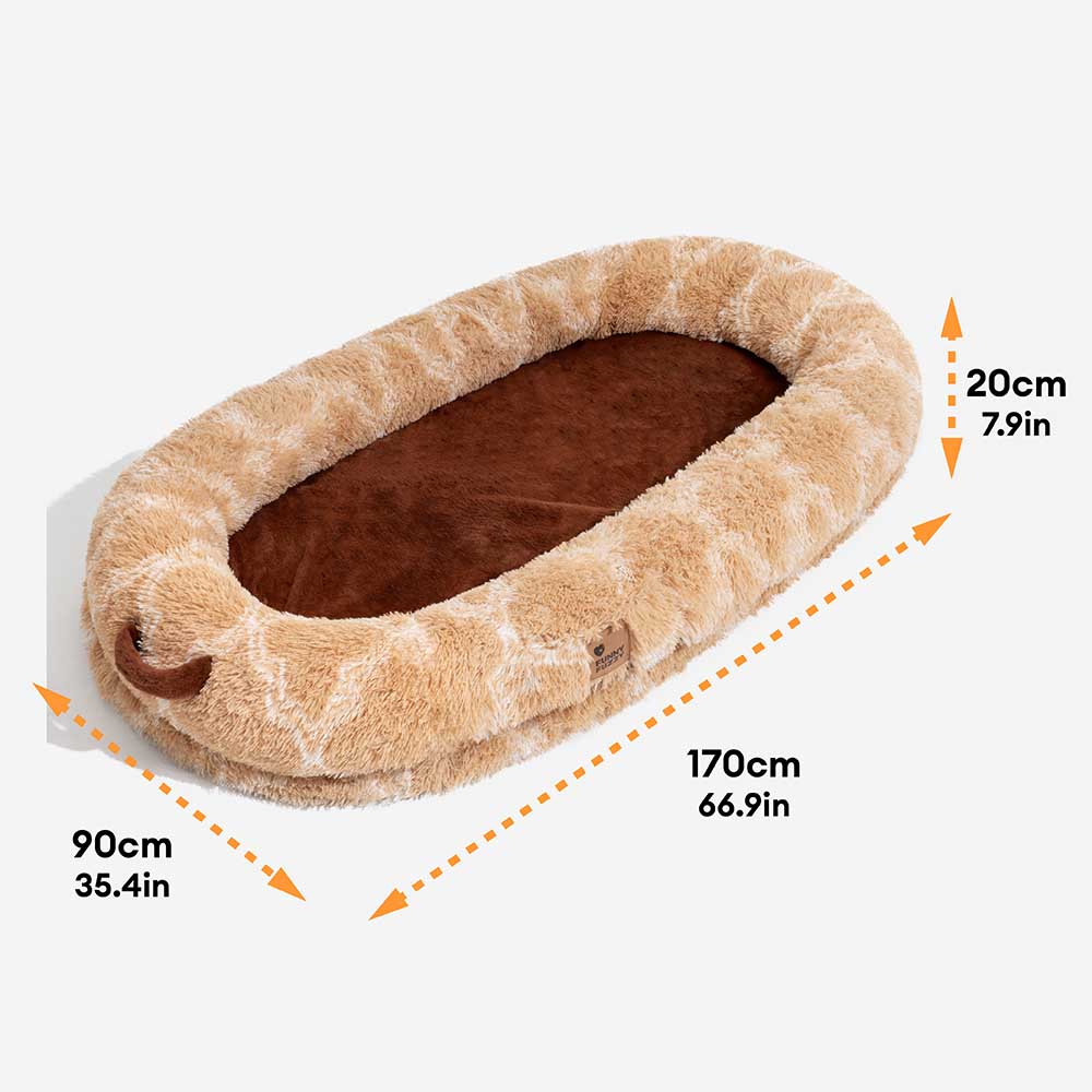 "Großes orthopädisches Mensch-Hund-Bett in flauschigem Beige mit weichen Nackenrollen für maximalen Komfort und Unterstützung