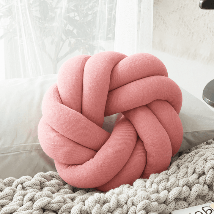 Handgemachtes Knotenkissen aus Baumwolle, dekorativ, in verschiedenen Farben, 25-30 cm Durchmesser, stilvoll und komfortabel.