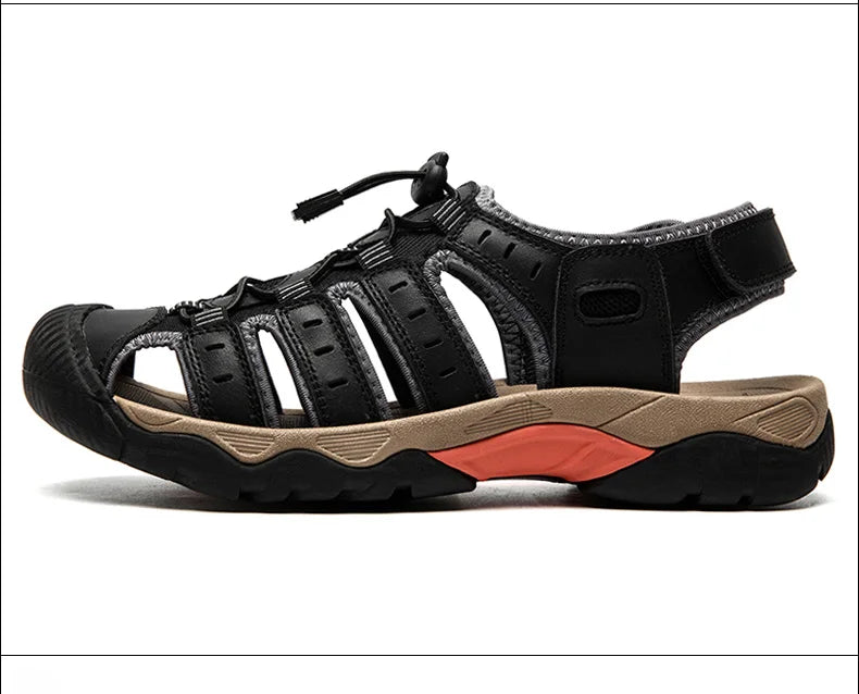 "Herren Outdoor Ledersandalen aus robustem Rindsleder, braun, mit elastischem Verschluss und rutschfester Gummisohle."