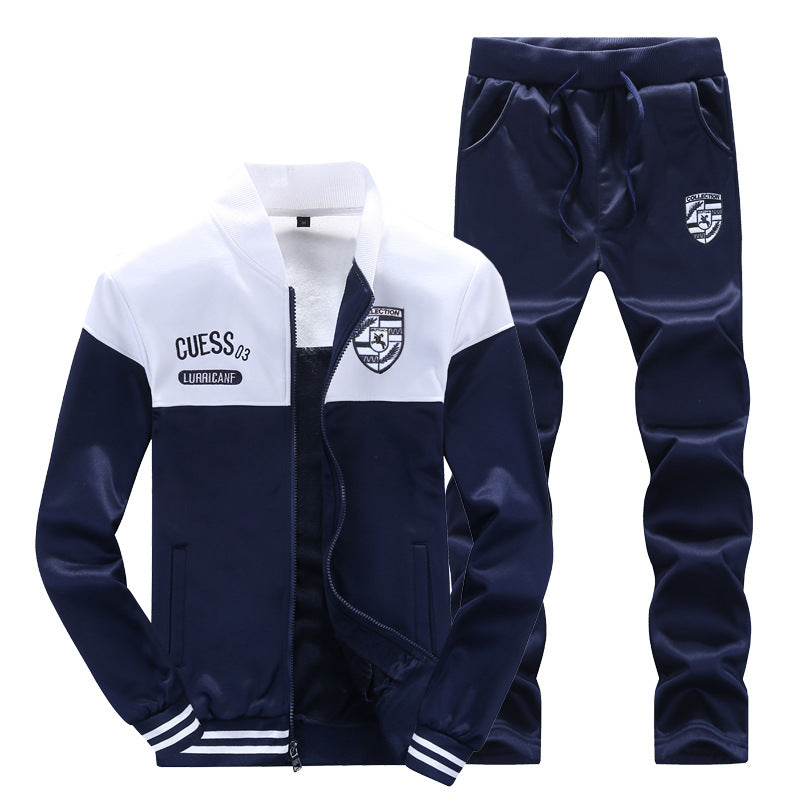 "Herren-Trainingsset im Baseball-Look, sportlich & stilvoll in Weiß-Blau, ideal für Fitness & Freizeit."