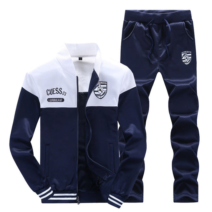 "Herren-Trainingsset im Baseball-Look, sportlich & stilvoll in Weiß-Blau, ideal für Fitness & Freizeit."