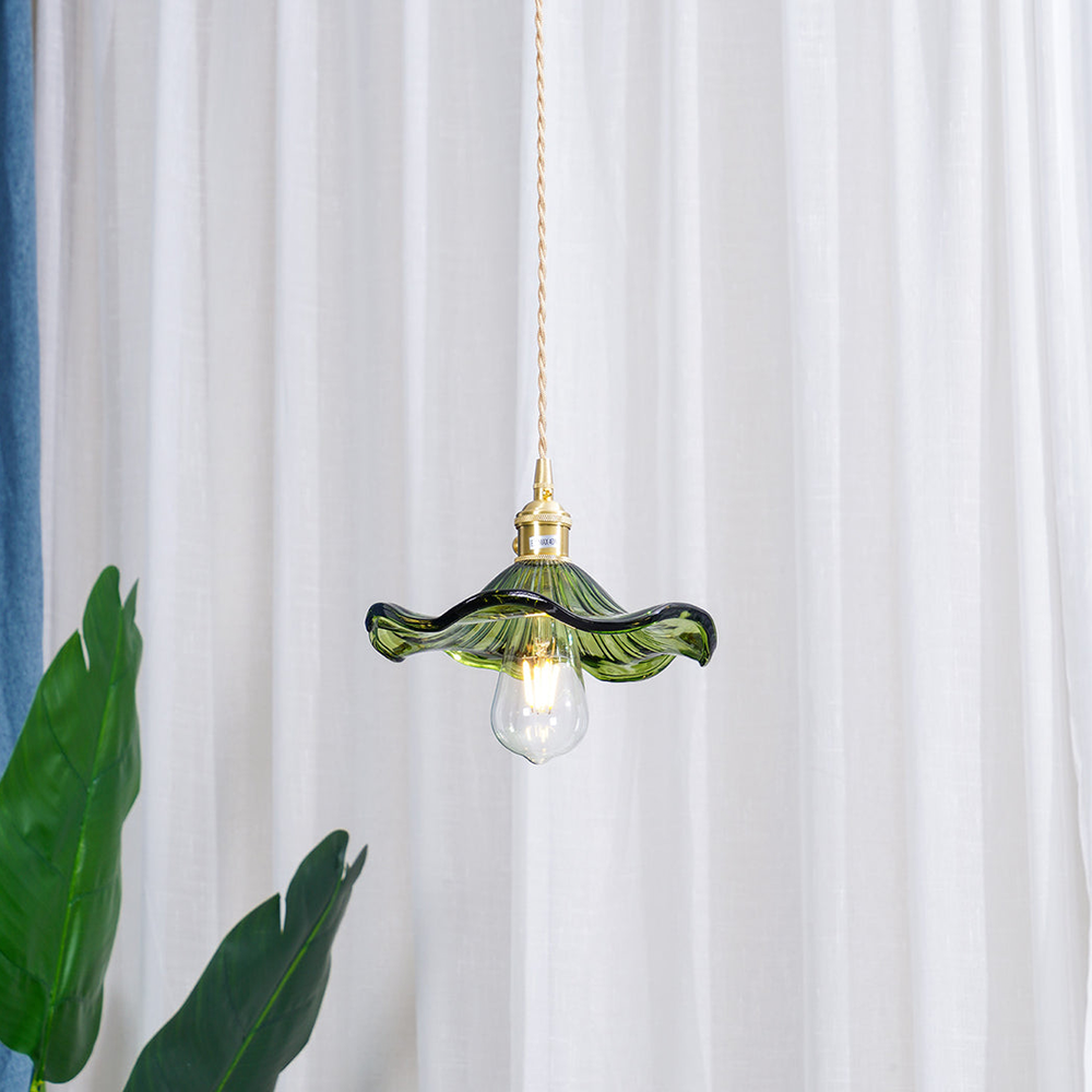 "Hibiskus LED Pendelleuchte, Glas-Messing, Blumenform, verstellbare Höhe, elegantes Design, Wohnraumbeleuchtung"