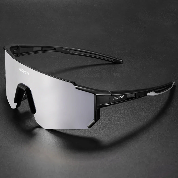 Hochleistungs-Sportsonnenbrille mit UV400 Schutz in frontaler Ansicht, ideal für Outdoor-Aktivitäten.