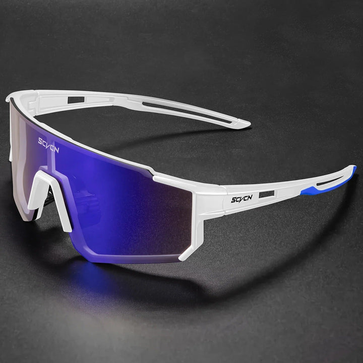 Hochleistungs-Sportsonnenbrille mit UV400 Schutz in frontaler Ansicht, ideal für Outdoor-Aktivitäten.