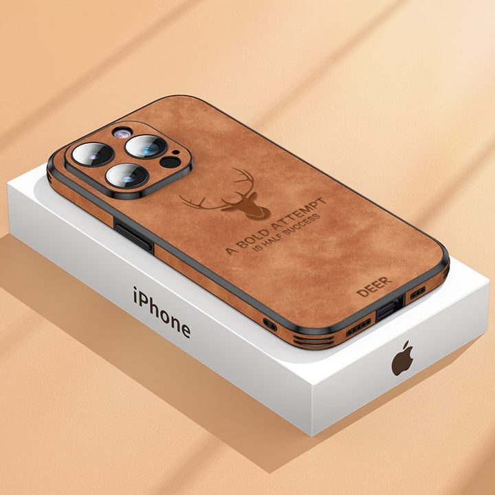 "Hochwertige braune Wildleder-iPhone-Hülle, stoßfest mit Kameraobjektivschutz für optimalen Luxus und Schutz."