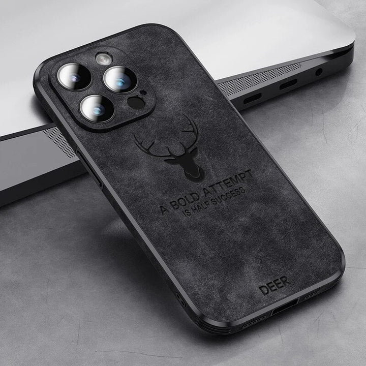 "Hochwertige braune Wildleder-iPhone-Hülle, stoßfest mit Kameraobjektivschutz für optimalen Luxus und Schutz."