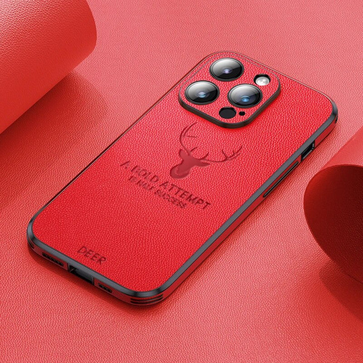 "Hochwertige braune Wildleder-iPhone-Hülle, stoßfest mit Kameraobjektivschutz für optimalen Luxus und Schutz."