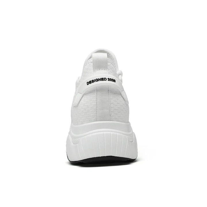 "Höhenverleihende Herren Sportschuhe, weiß, atmungsaktiv, leicht, erhöht bis 5 cm; ideales Design für Sport und Alltag."