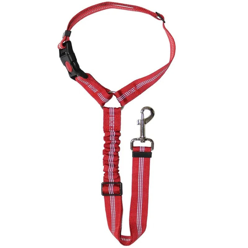 "Hunde-Autosicherheitsgurt mit 360° Drehkarabiner in Rot, bietet Sicherheit und Komfort auf jeder Reise."