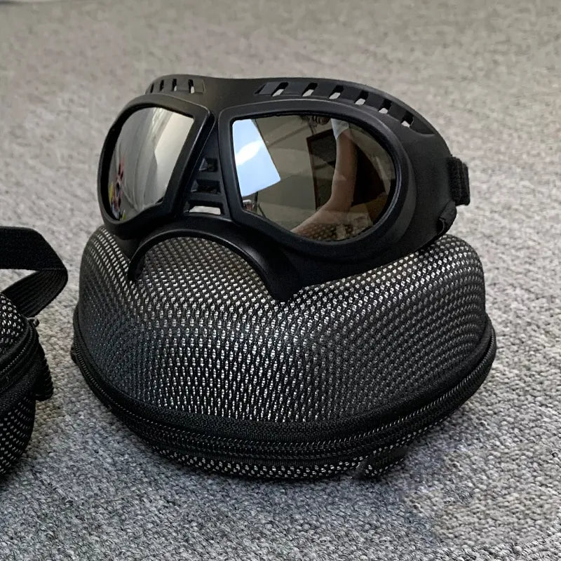 "Hundeschutzbrille mit UV-Schutz in modernem Design, ideal für Outdoor-Aktivitäten, stilvoller und sicherer Schutz."