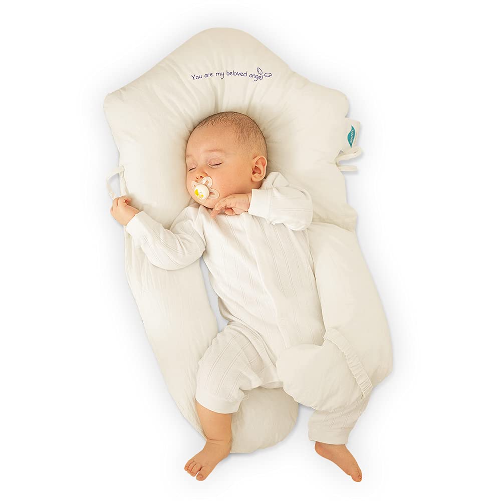 Hypoallergenes Baby-Kopfkissen, weich und atmungsaktiv, bietet ergonomische Unterstützung für gesunden Schlaf.
