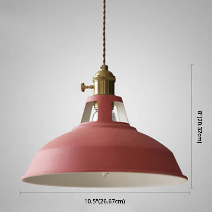 Industrielle Retro-Hängelampe aus Metall in Grau, Frontansicht, vielseitig einsetzbar für Esszimmer, robust und dekorativ.