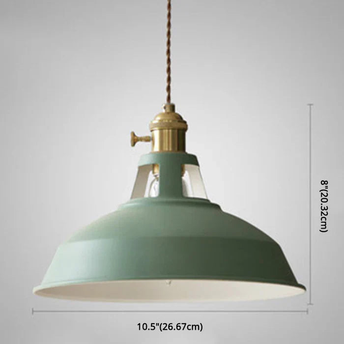 Industrielle Retro-Hängelampe aus Metall in Grau, Frontansicht, vielseitig einsetzbar für Esszimmer, robust und dekorativ.