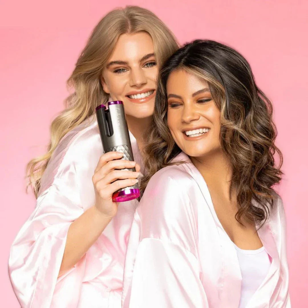 "Kabelloser Lockenstyler in Aktion, erzeugt perfekte Locken, kabellos & wiederaufladbar, Beauty & Health Produkt"