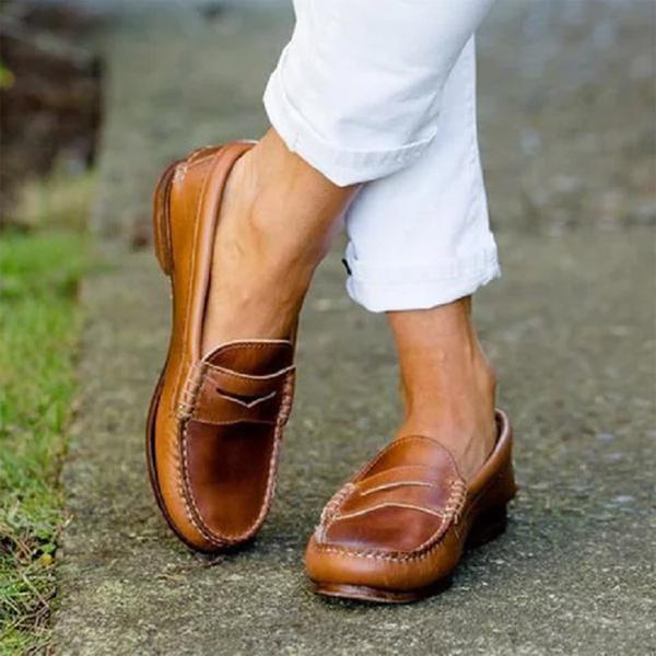 Komfortable Leder Damen Slipper mit orthopädischer Unterstützung, ergonomische Innensohle, in Braun, Schwarz oder Khaki.