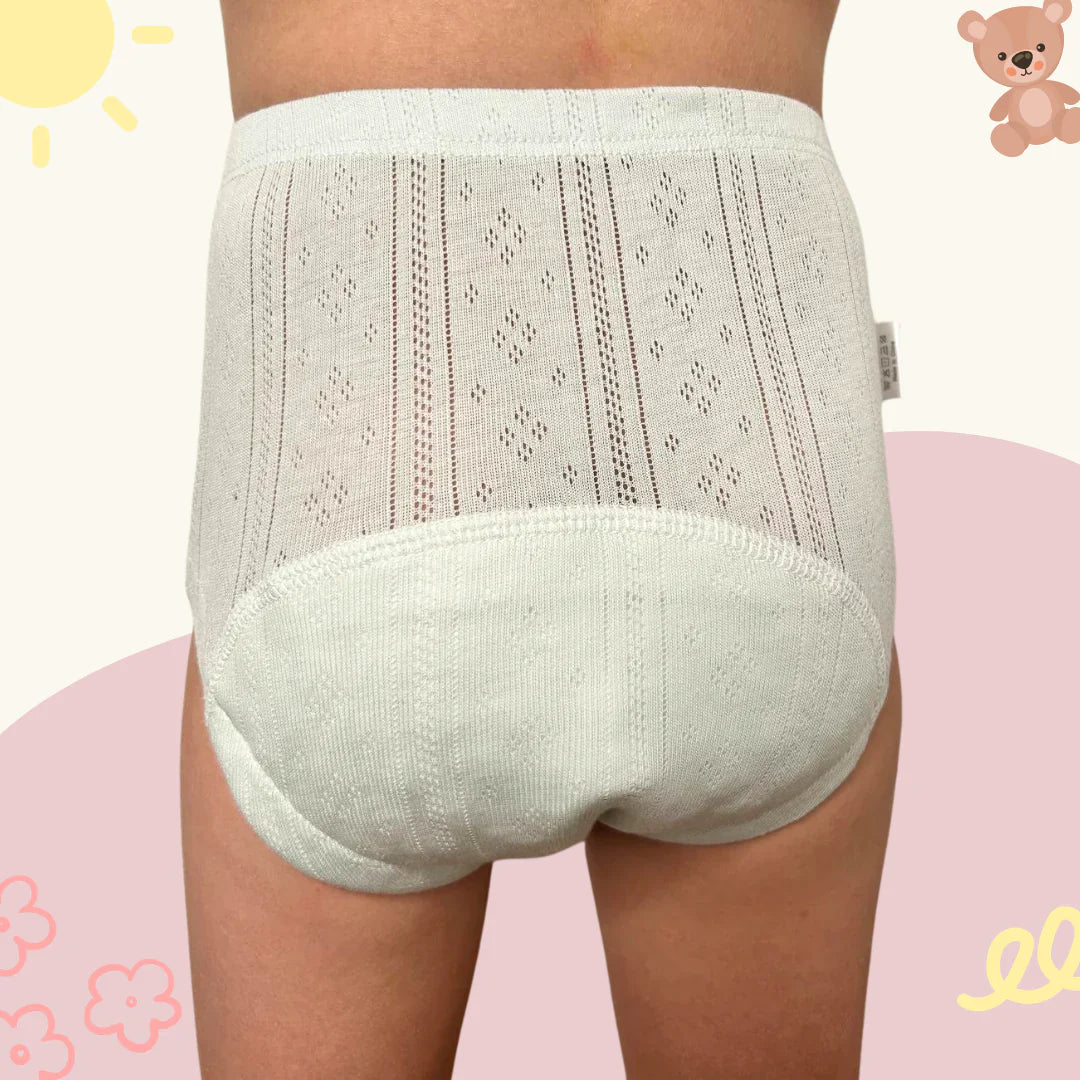 Komfortable, saugfähige Töpfchentraining-Höschen für Kinder in verspieltem Design mit weichem, atmungsaktivem Material.