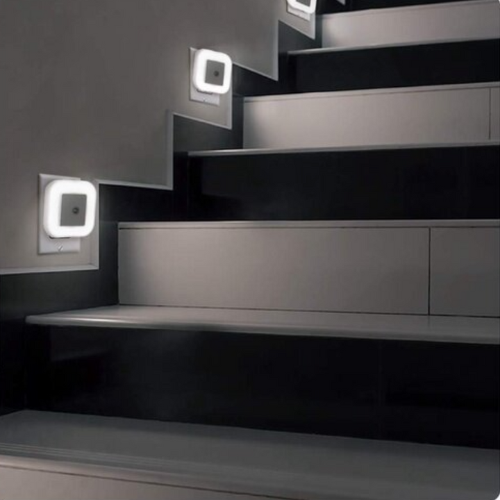"Kompaktes Smart Sensor Nachtlicht mit stilvollem Design und intelligenter Sensorik für effiziente Raumausleuchtung."