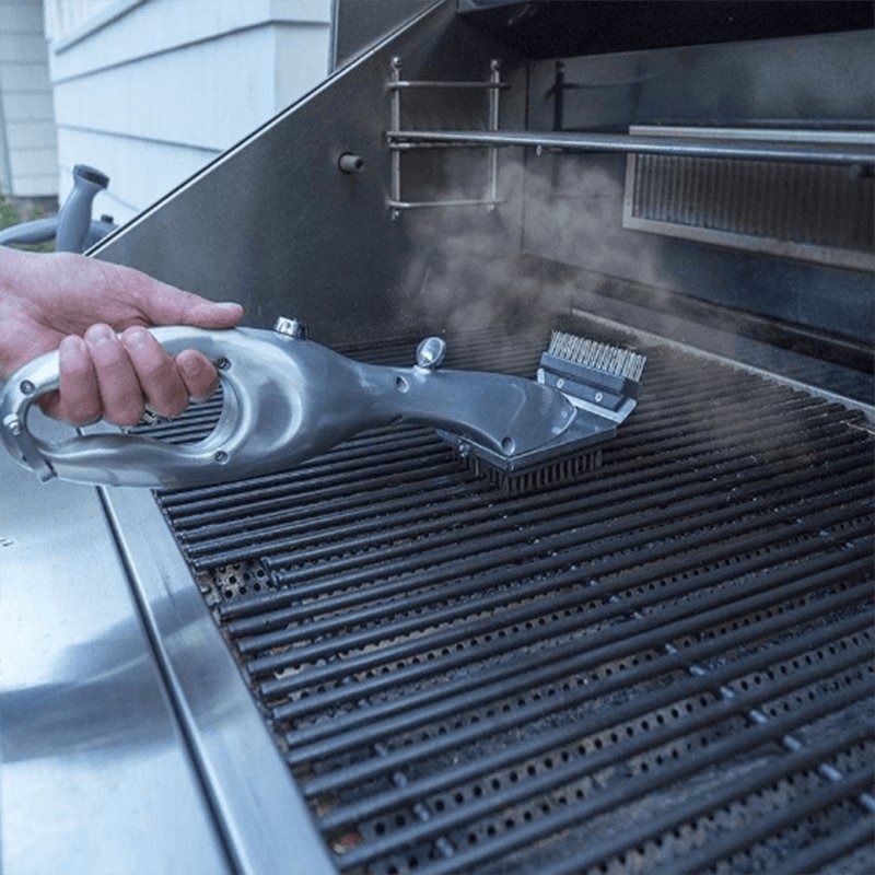 "Kraftvolle BBQ-Reinigungsbürste, geeignet für alle Grillroste, ergonomisch und chemiefrei, für streifenfreie Sauberkeit."
