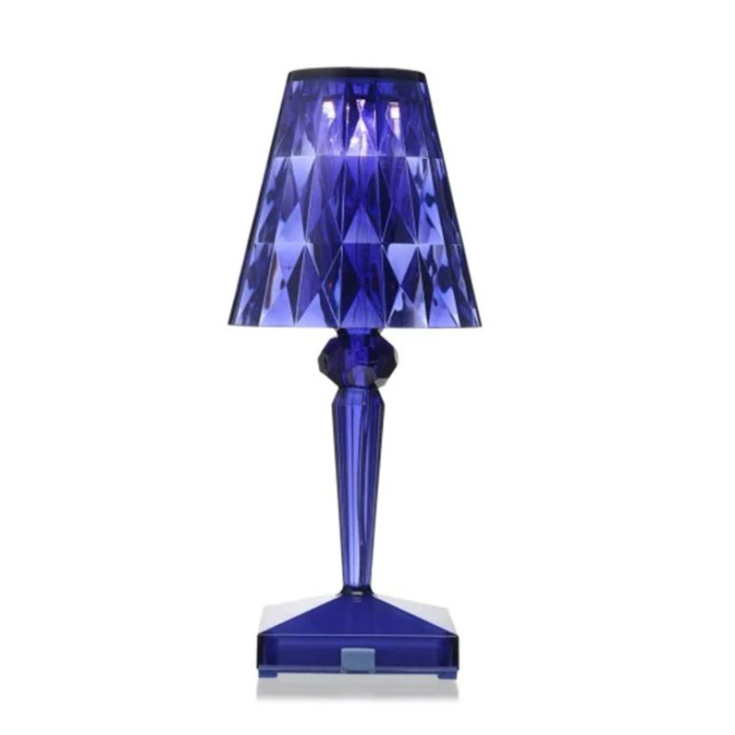 Kristall-Tischlampe mit funkelndem Design, in Silber, verleiht elegantes Ambiente, ideal für moderne und klassische Räume.