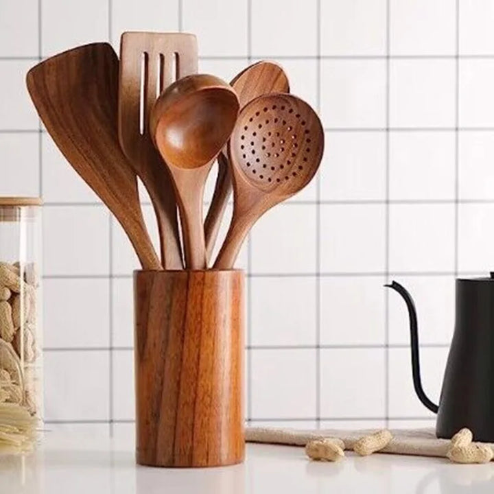 "Küchenset aus natürlichem Teak Holz, rustikal-elegantes Design, nachhaltige Küchenhelfer, stilvoll und funktional"
