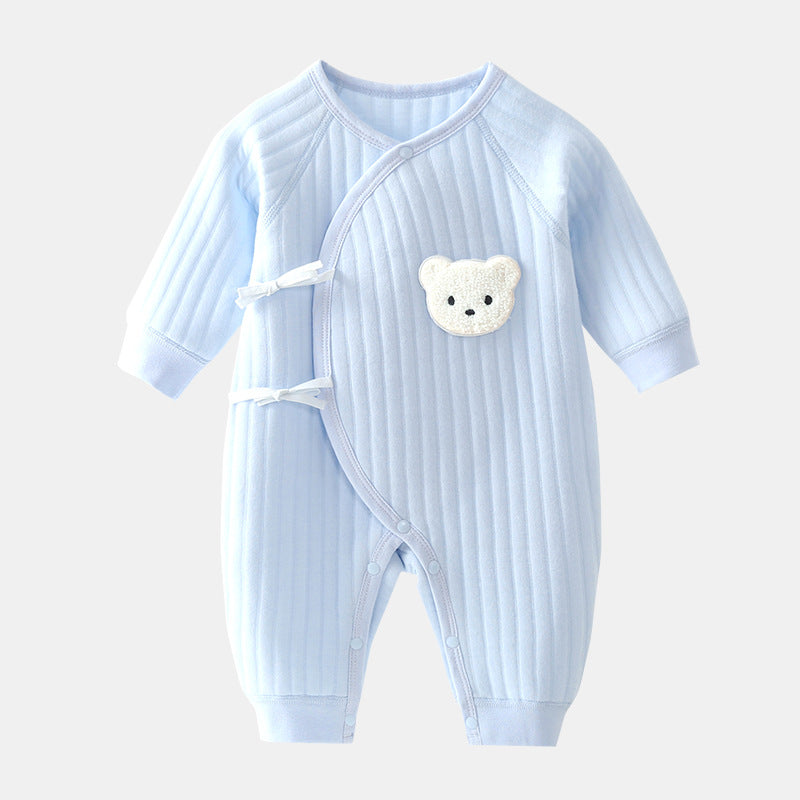 "Kuscheliger Babystrampler mit süßem Bärchen-Motiv für Frühling/Herbst, bequem und atmungsaktiv für zarte Babyhaut."