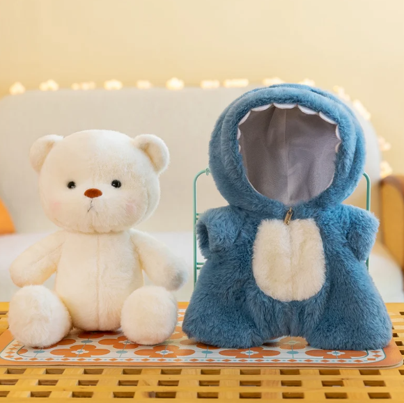 "Kuscheliger Plüsch-Bär: Weiches, plüschiges Material, ideal als Geschenk für Kinder und Erwachsene, trostspendender Begleite