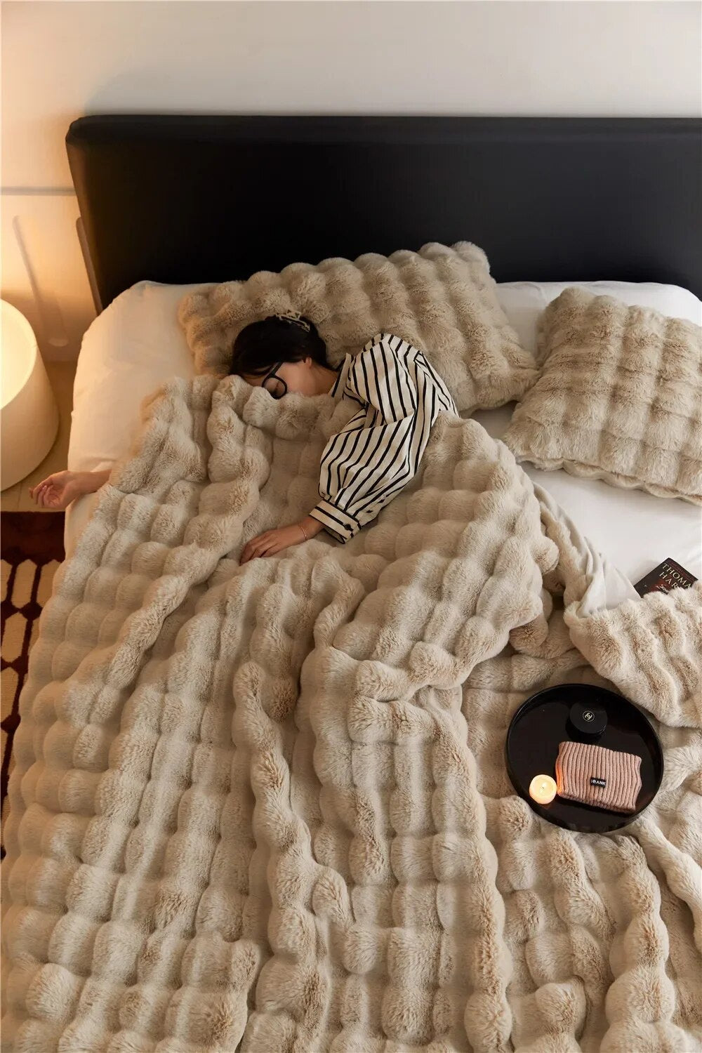 "Kuschelplüschdecke Beige, weich & gemütlich, samtiges Plüschmaterial, ideal für Wohn- & Schlafzimmer, Home & Decor"