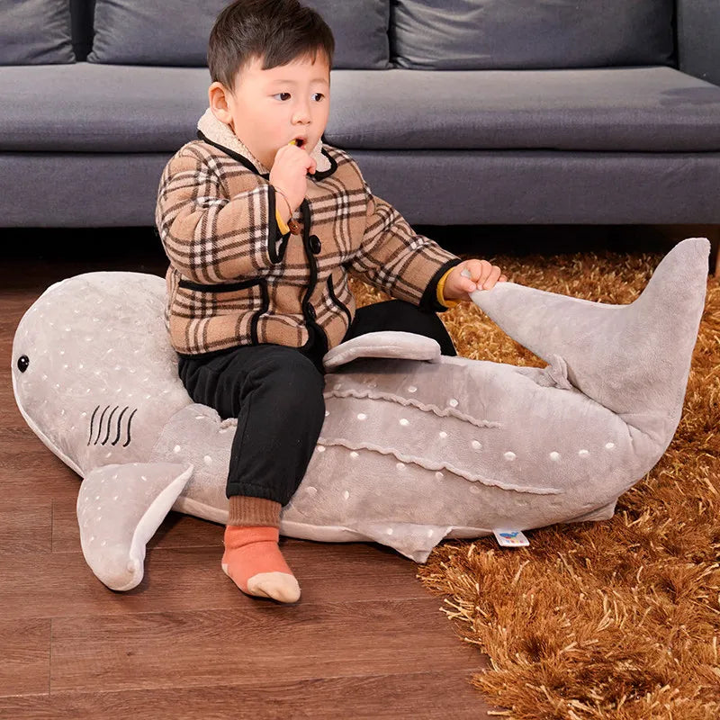 "Kuscheltier Walhai XXL aus weichem Plüsch, ideal zum Kuscheln, in Grau, Rosa oder Blau, 75 cm oder 100 cm lang."