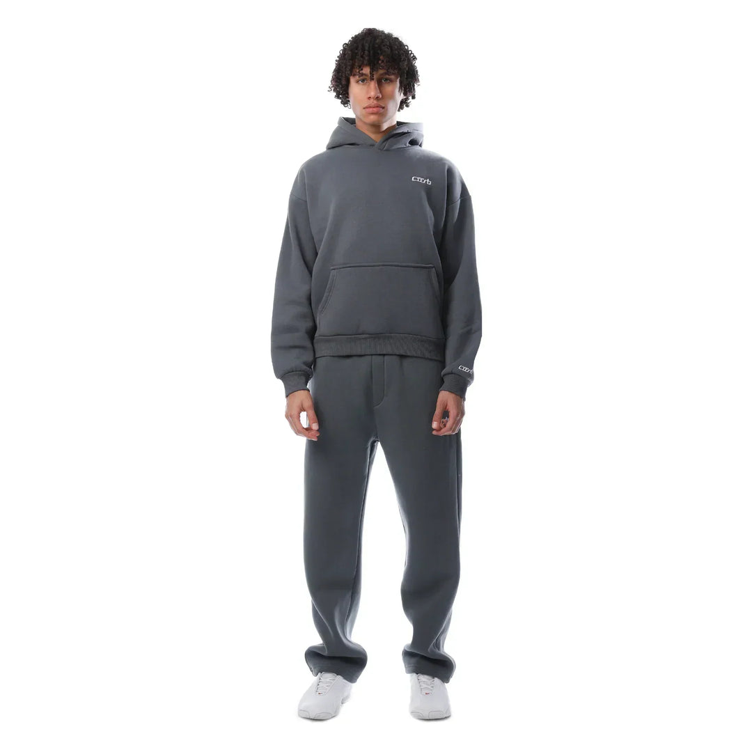 Lässiger blauer Trainingsanzug für Alltag und Sport, stilvoll und bequem, für jede Jahreszeit geeignet.
