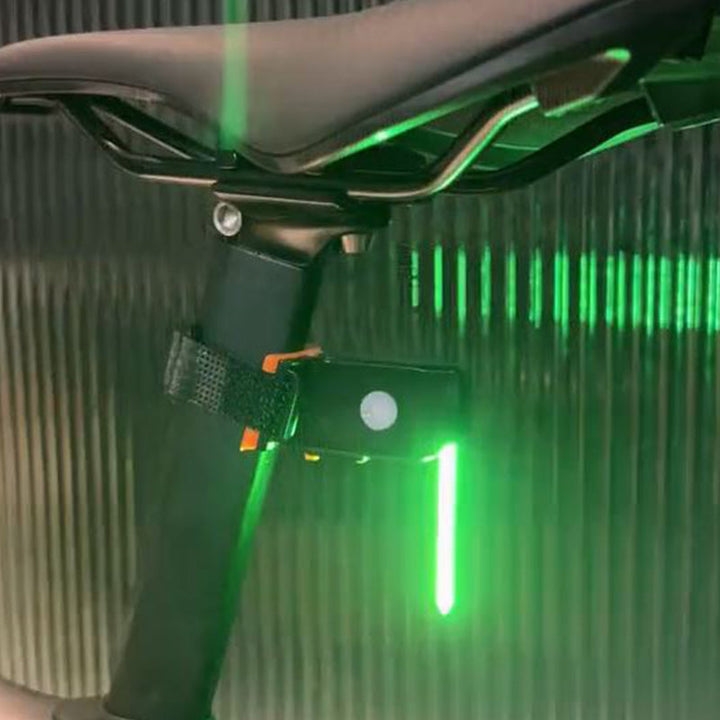 LED Fahrrad Rücklicht: Kompakt, 40 Lumen, einfach zu montieren. Intensiv leuchtend in Blau, Gelb, Grün, Rosa, Rot.