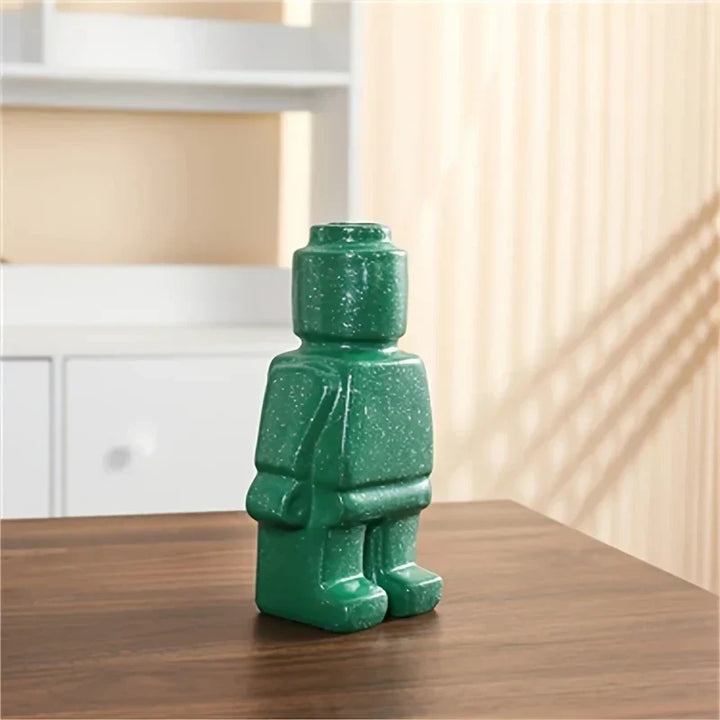 "Lego-Keramikvase im modernen Design, weiße Vase mit spielerischem Roboter-Look für stilvolle Wohn- und Bürodekoration."