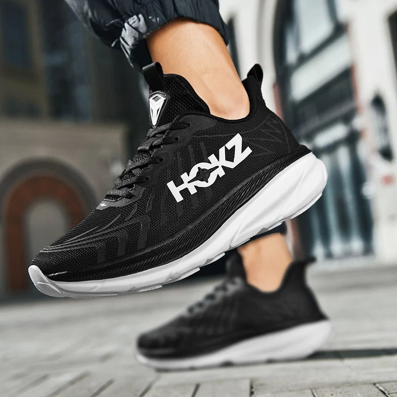 Leichte unisex Laufschuhe mit atmungsaktivem Material und trendigem Design für optimalen Komfort und Unterstützung.