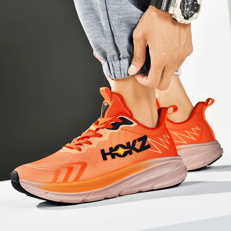 Leichte unisex Laufschuhe mit atmungsaktivem Material und trendigem Design für optimalen Komfort und Unterstützung.