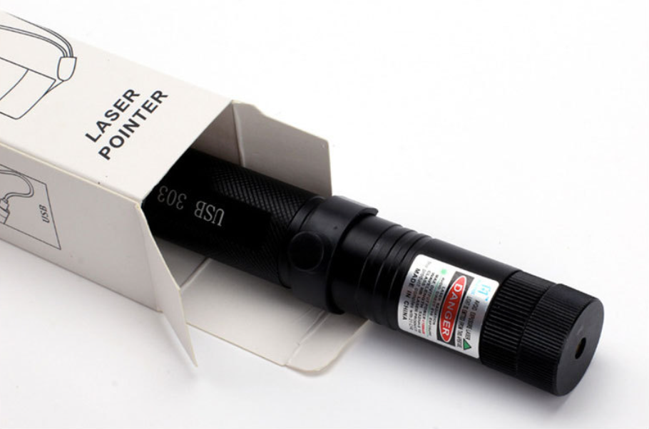 Leistungsstarker Laserpointer mit Aluminiumlegierung, einstellbarem Fokus; langreichweitiger Strahl in Rot, Grün, Lila.