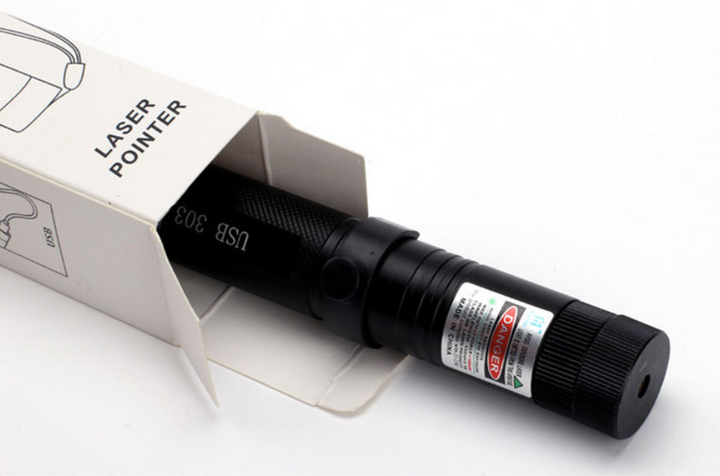 Leistungsstarker Laserpointer mit Aluminiumlegierung, einstellbarem Fokus; langreichweitiger Strahl in Rot, Grün, Lila.
