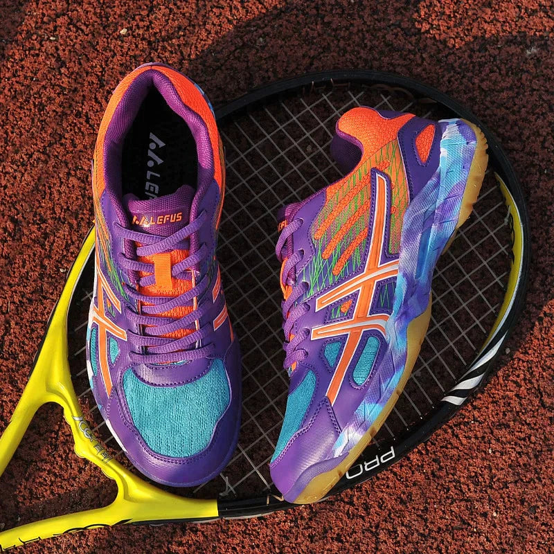 "Lila, leichte Sportschuhe, atmungsaktiv, hoher Komfort, elegantes Design für Sport und Alltag, vielseitige Nutzung."