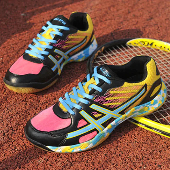 "Lila, leichte Sportschuhe, atmungsaktiv, hoher Komfort, elegantes Design für Sport und Alltag, vielseitige Nutzung."