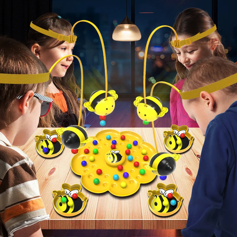"Lustiges Bienenchaos Geschicklichkeitsspiel: Spieler mit Biene am Kopf, sammeln bunte Kugeln für Familienwettbewerb ein."