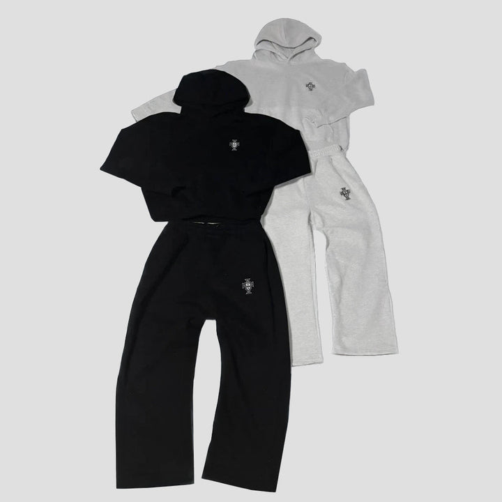 "Luxe Herren-Trainingsanzug in Grau & Schwarz, weiches Material, minimalistisches Design, komfortable Passform"