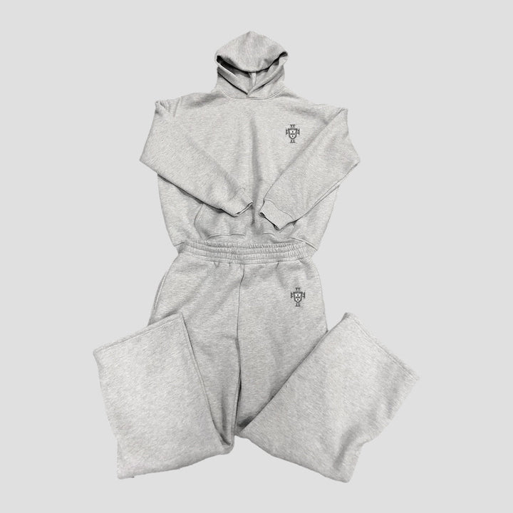 "Luxe Herren-Trainingsanzug in Grau & Schwarz, weiches Material, minimalistisches Design, komfortable Passform"