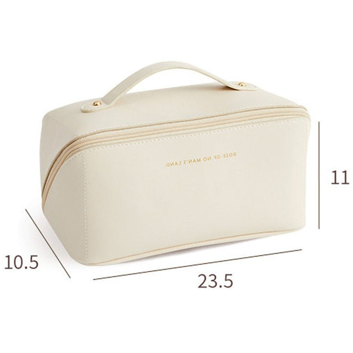Luxuriöse, geräumige Kosmetiktasche mit elegantem Design, ideal für stilbewusste Frauen zur Aufbewahrung von Kosmetik.