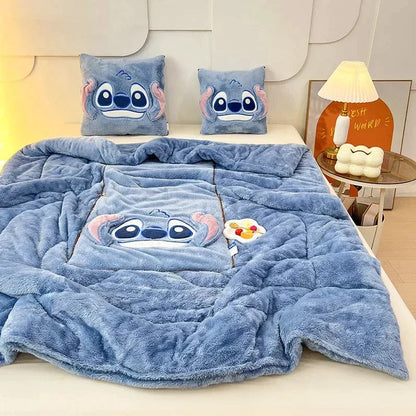 "Luxus Cartoon Decke & Kissen Set in bunten Farben, weich und stilvoll, perfekt für Kinderzimmer oder als Geschenk."