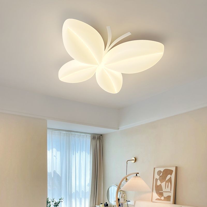 Magische Starlit Deckenleuchte für Kinderzimmer, fantasievolles Design mit sanfter LED-Beleuchtung in bunten Farben.