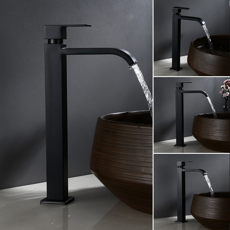 "Mattschwarze Einhebel-Waschtischarmatur mit modernem Design, elegantes Finish, ideal für stilvolle Badezimmer."