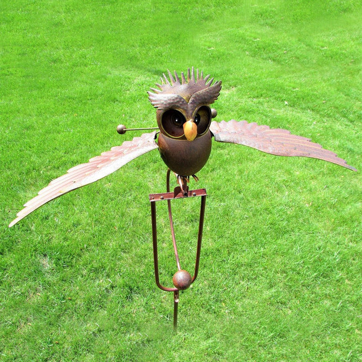 "Metallvogel Deko für Garten: Adler mit beweglichen Flügeln, kunstvoll gestaltet, wetterbeständig für magischen Outdoor-Touch