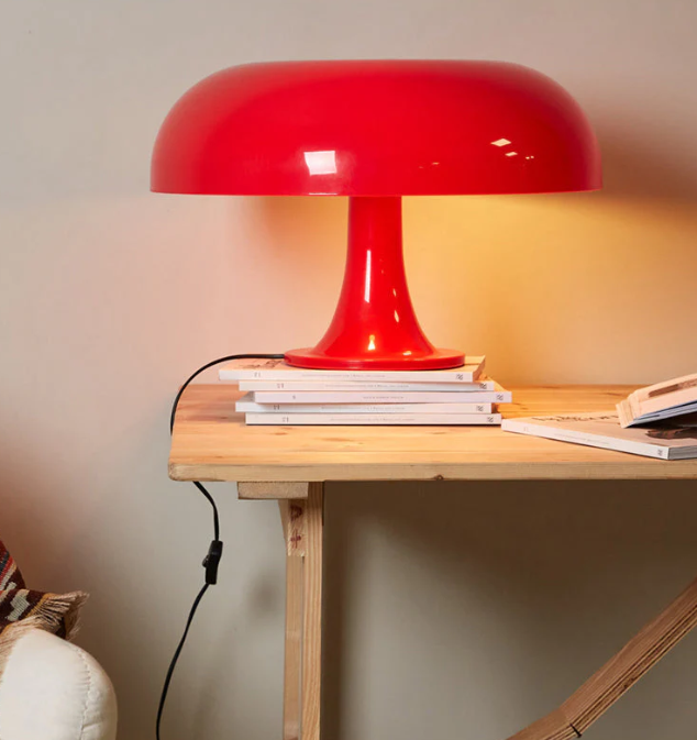 "Minimalistische LED-Pilz-Tischlampe mit modernem Design, warmem Licht; ideal für Schlafzimmer und Wohnzimmer"
