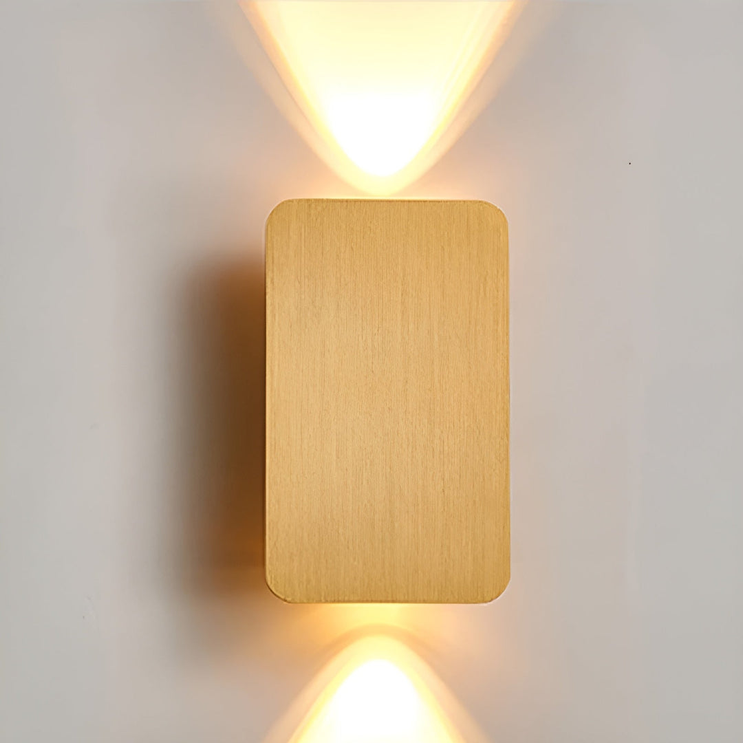 Minimalistische LED-Wandleuchte für stilvolles Wohnen, rechteckiges Design, warme Lichtquelle, energieeffizient, Aluminium.